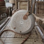 Tas Rotan Oval Putih